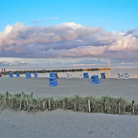 Blockhaus Mit Grosser Ueberdachter Terrasse Vakantiehuis